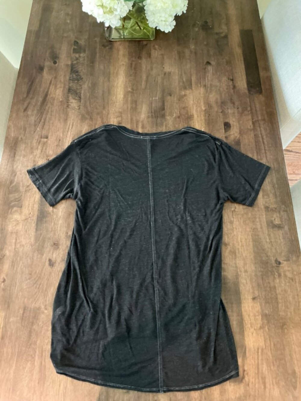 Leith Black V-Neck Tee Size S High Low Hem
